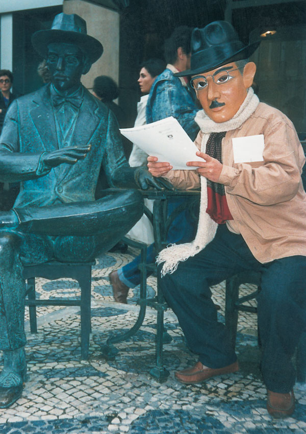 Performance: 100 Anos de Fernando Pessoa